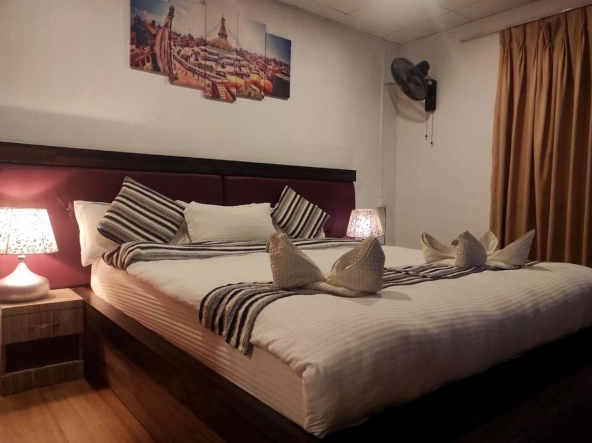 The Glasshouse Hotel Kawasoti Екстериор снимка