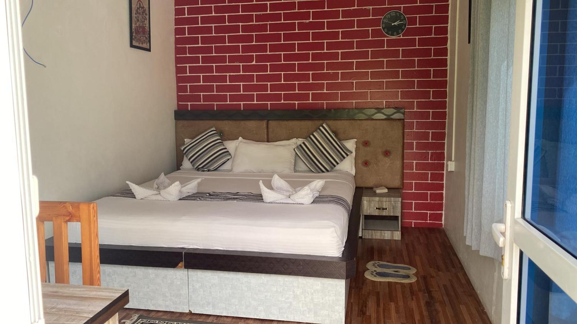 The Glasshouse Hotel Kawasoti Екстериор снимка