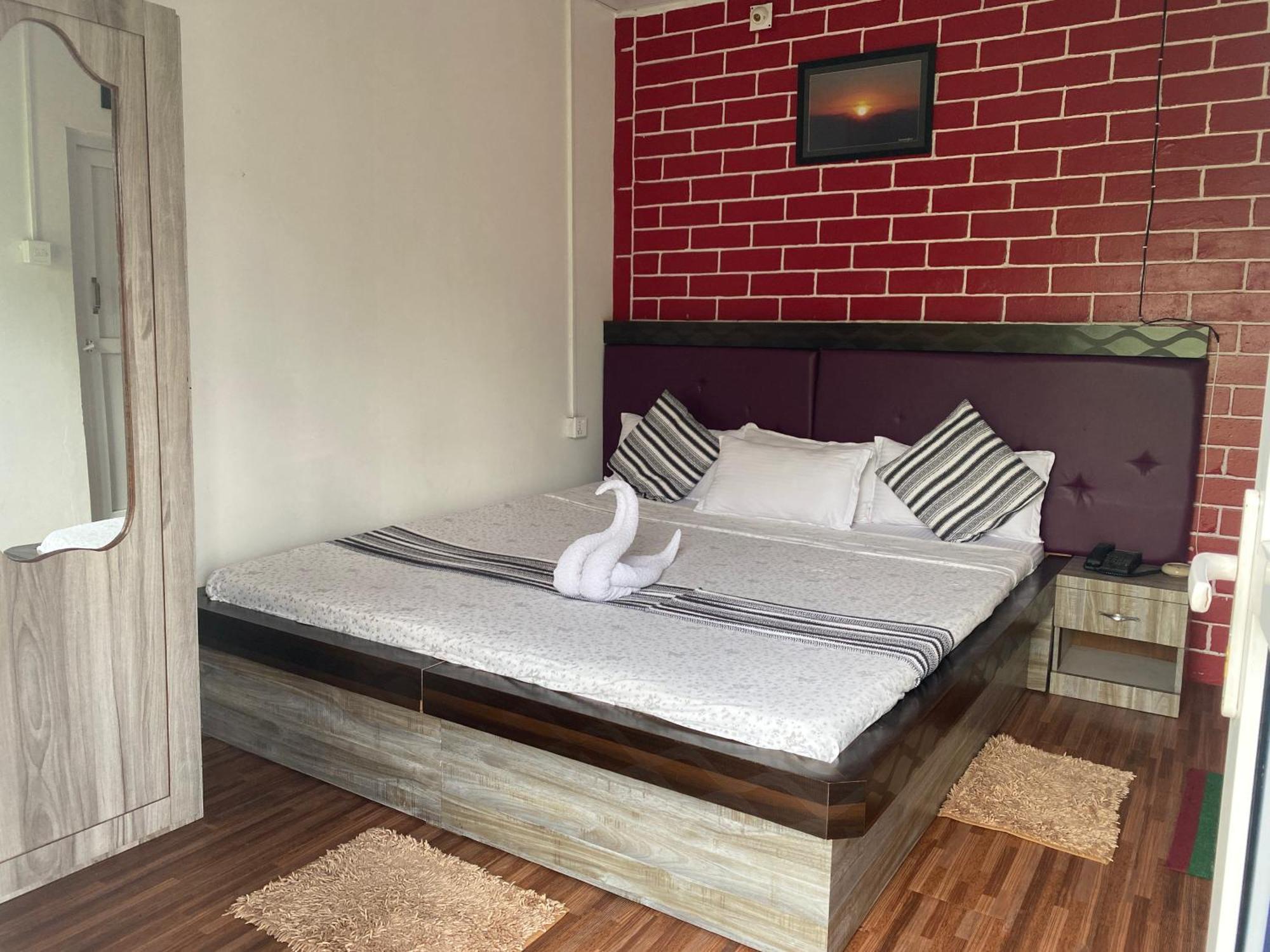 The Glasshouse Hotel Kawasoti Екстериор снимка